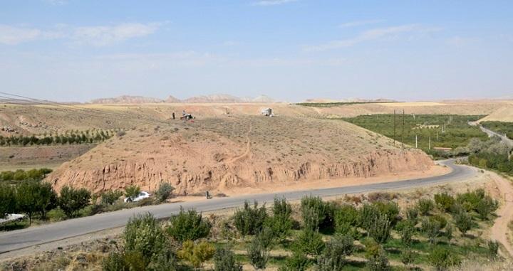 تپه کوزه چی زنجان در اواخر عصرآهن 3 محوطه صنعتی بوده است تپه کوزه چی زنجان در اواخر عصرآهن 3 محوطه صنعتی بوده است
